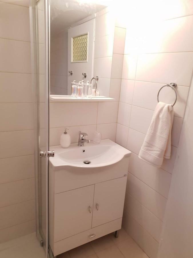 Lemesou Apartments Patras Bagian luar foto